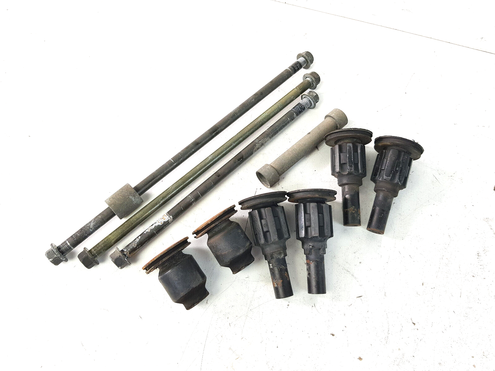 Perni Supporto Attacco Motore SUZUKI BURGMAN AN 650 NO ABS 2004