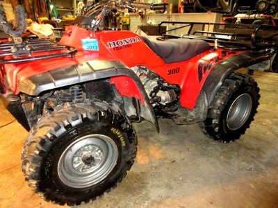1998 HONDA 300 foot shift FORETRAX 4X4 SHARP READY TO GO HUNTING OR WORKING