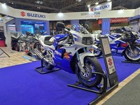 1995 Suzuki GSX-R750 W Petrol Manual