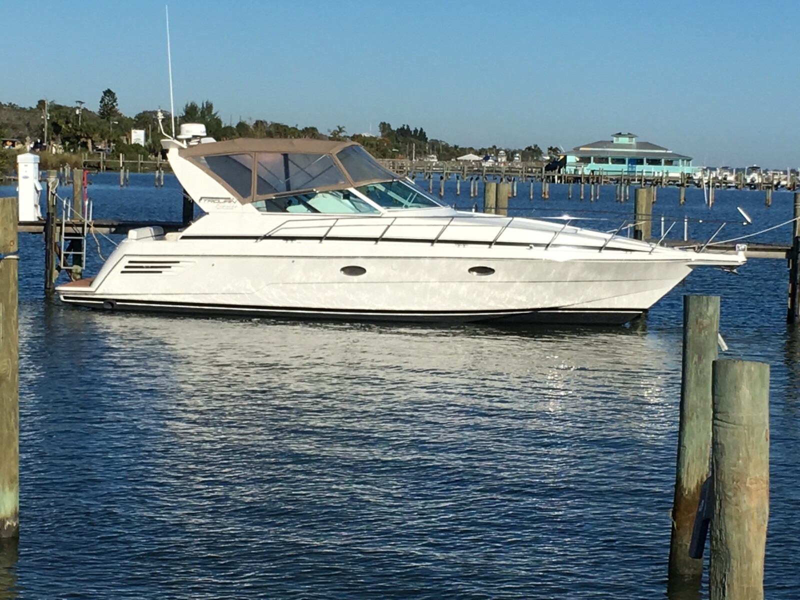 CARVER / TROJAN 400 EXPRESS 40 FT 1998