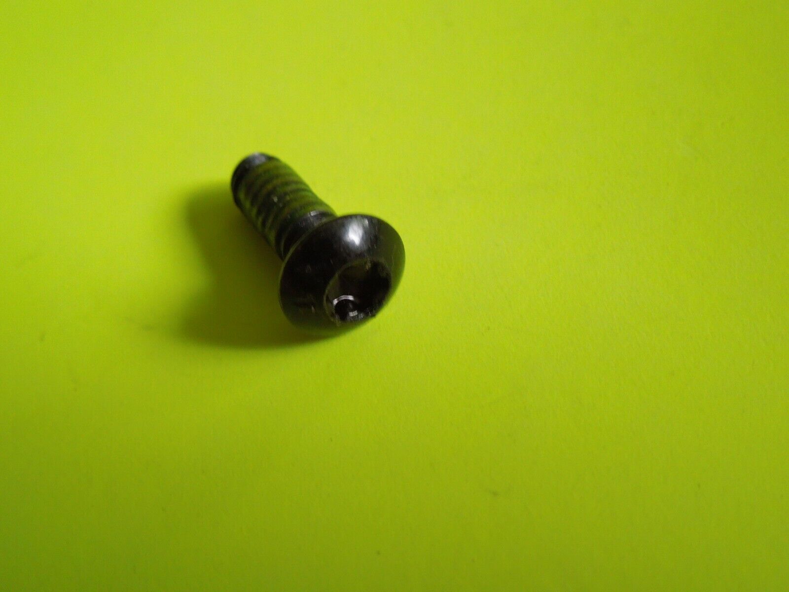 1 NOS OEM Harley Davidson BTN, TORX, BLACK ZINC SCREW P/N 1 NOS OEM Harley Davidson BTN, TORX, BLACK ZINC SCREW P/N