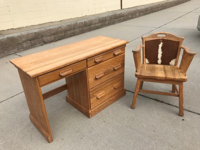 Brandt Ranch Oak 4-pc light oak Western Bedroom Set with white wax detailing