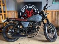 Mutt HILTS 125 caferacer cafe racer motorcycle learner legal 100 miles 