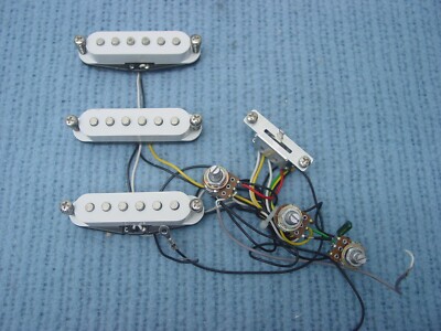 Fender Squier WIRED PICKUP SET w/ Pots & Switch for Strat Stratocaster Pickguard