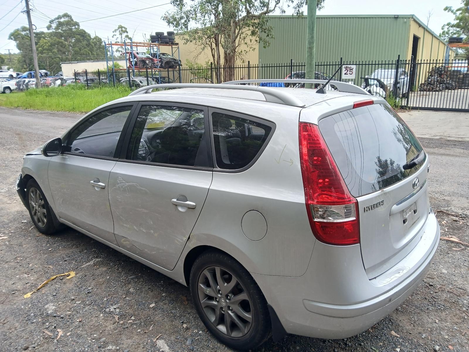 2011 Hyundai I30 WHEEL ALLOY FACTORY 16X6IN 5 SPOKE SHADOW CHROME GREY  FD 09/07 image 4