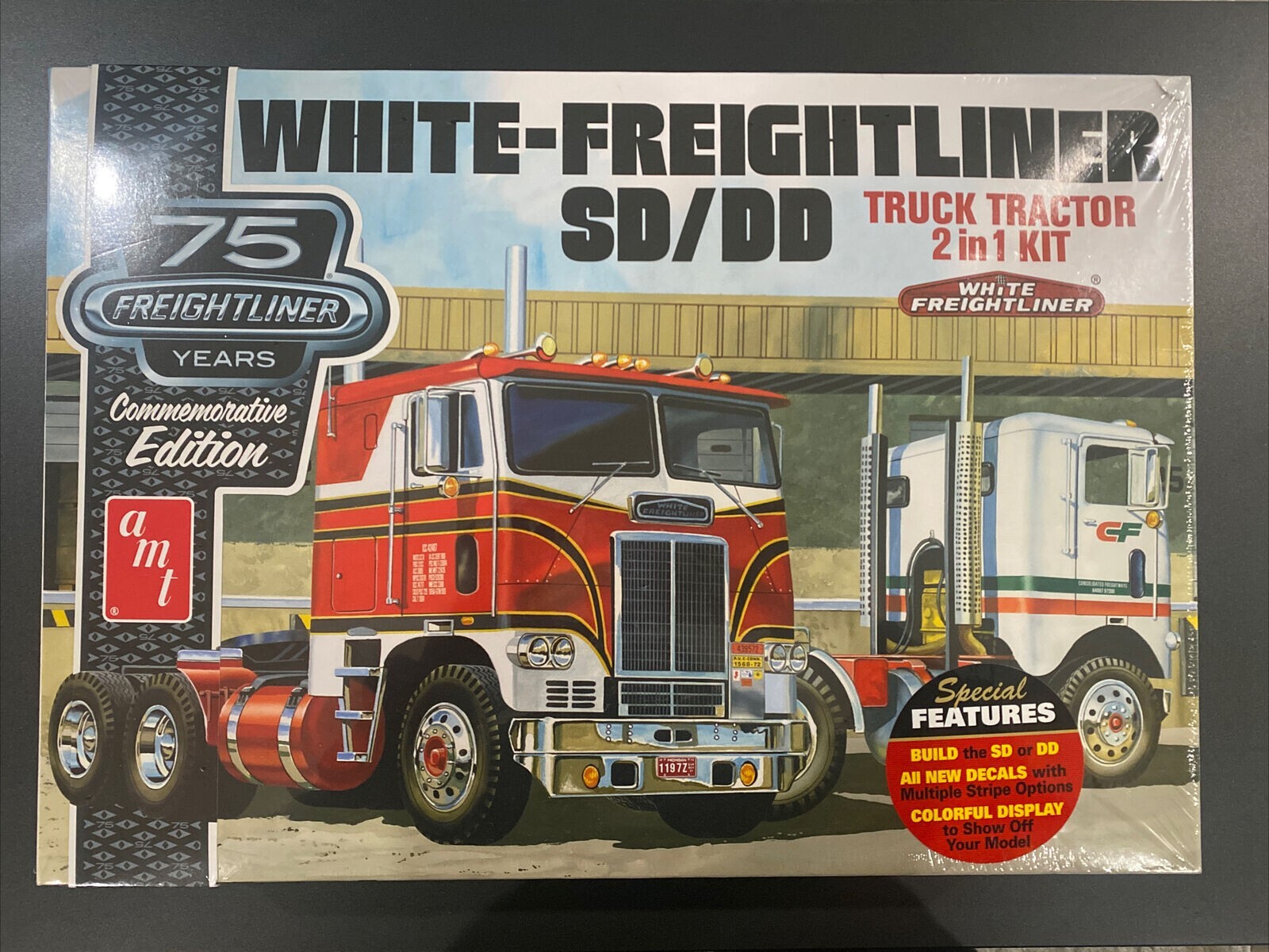amt　1/25 MODEL KIT WHITE FREIGHTLINER RND31332-01__66788.1735833892.