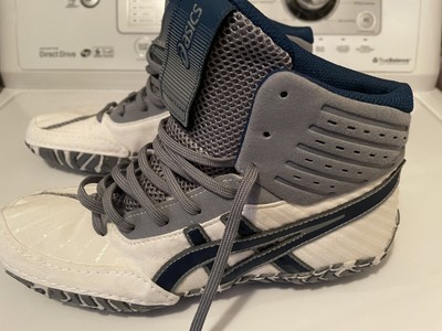 NEW Asics Women s  Fits Size 7 Retro Wrestling Shoes - Blue White RARE