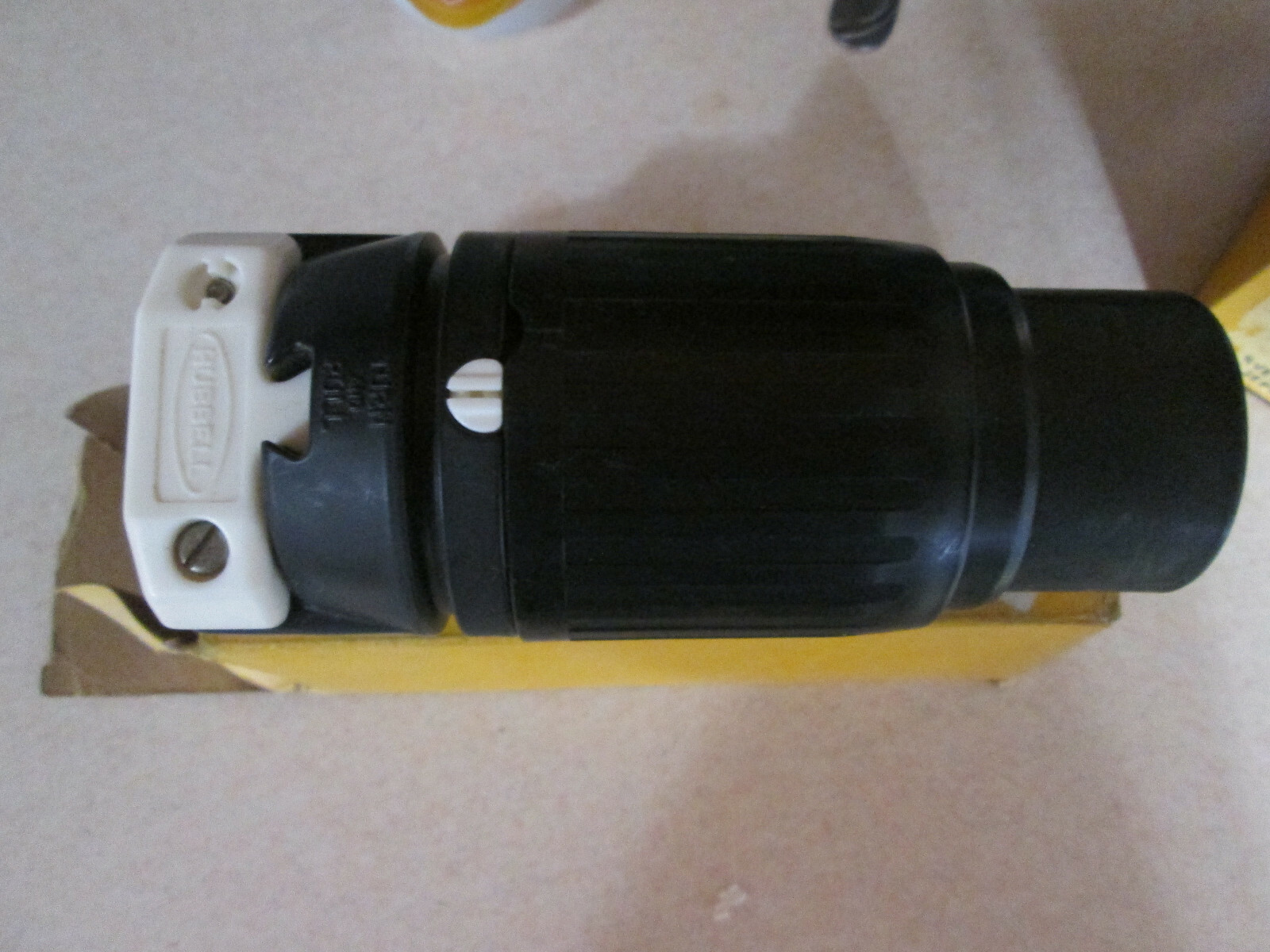 HUBBELL 3764C TWIST LOCK CONNECTOR