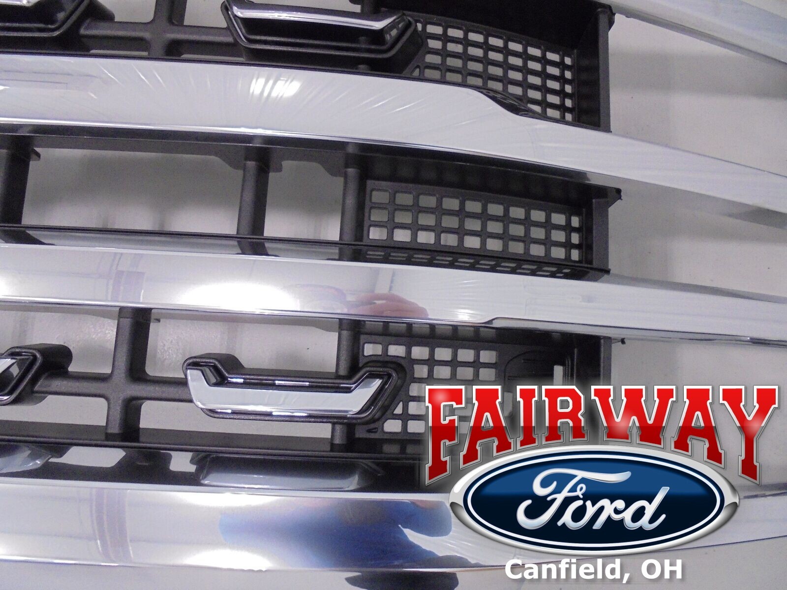 23 thru 24 Super Duty OEM Genuine Ford Platinum Grille Grill PC3Z-8200-EA