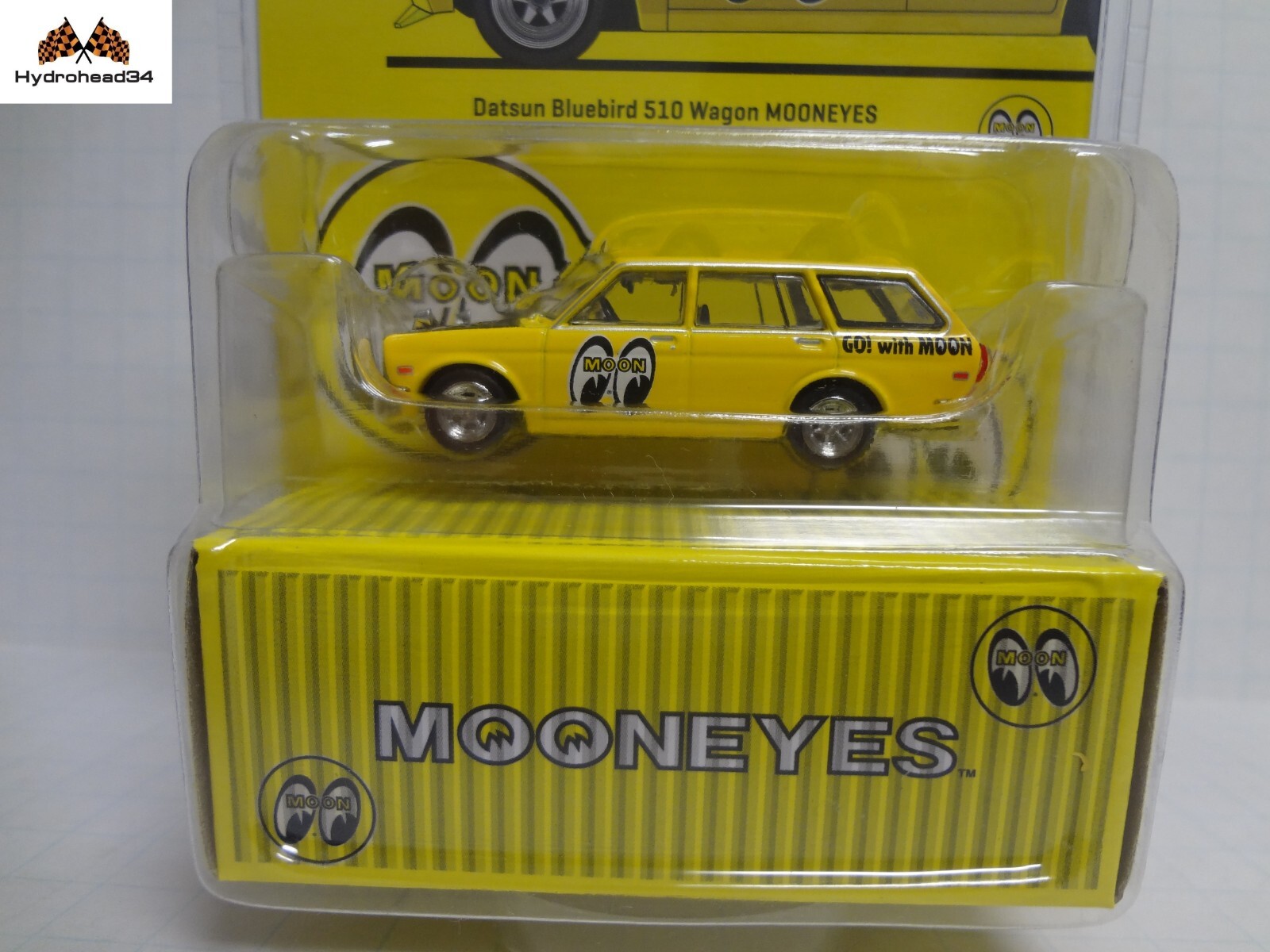 Tarmac Works 1:64 Datsun Bluebird 510 Wagon Mooneyes 1:64