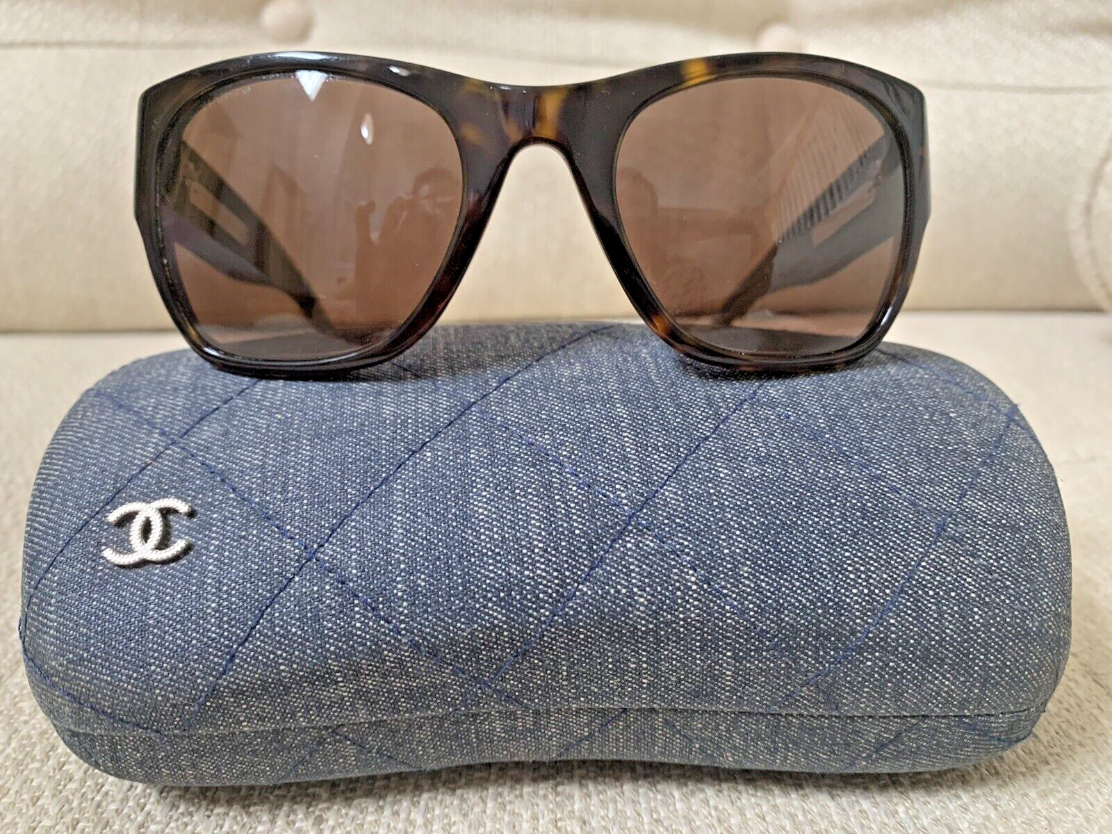 Authentic CHANEL Sunglasses Tortoise Shell Denim CC Logos Authentic CHANEL Sunglasses Tortoise Shell Denim CC Logos