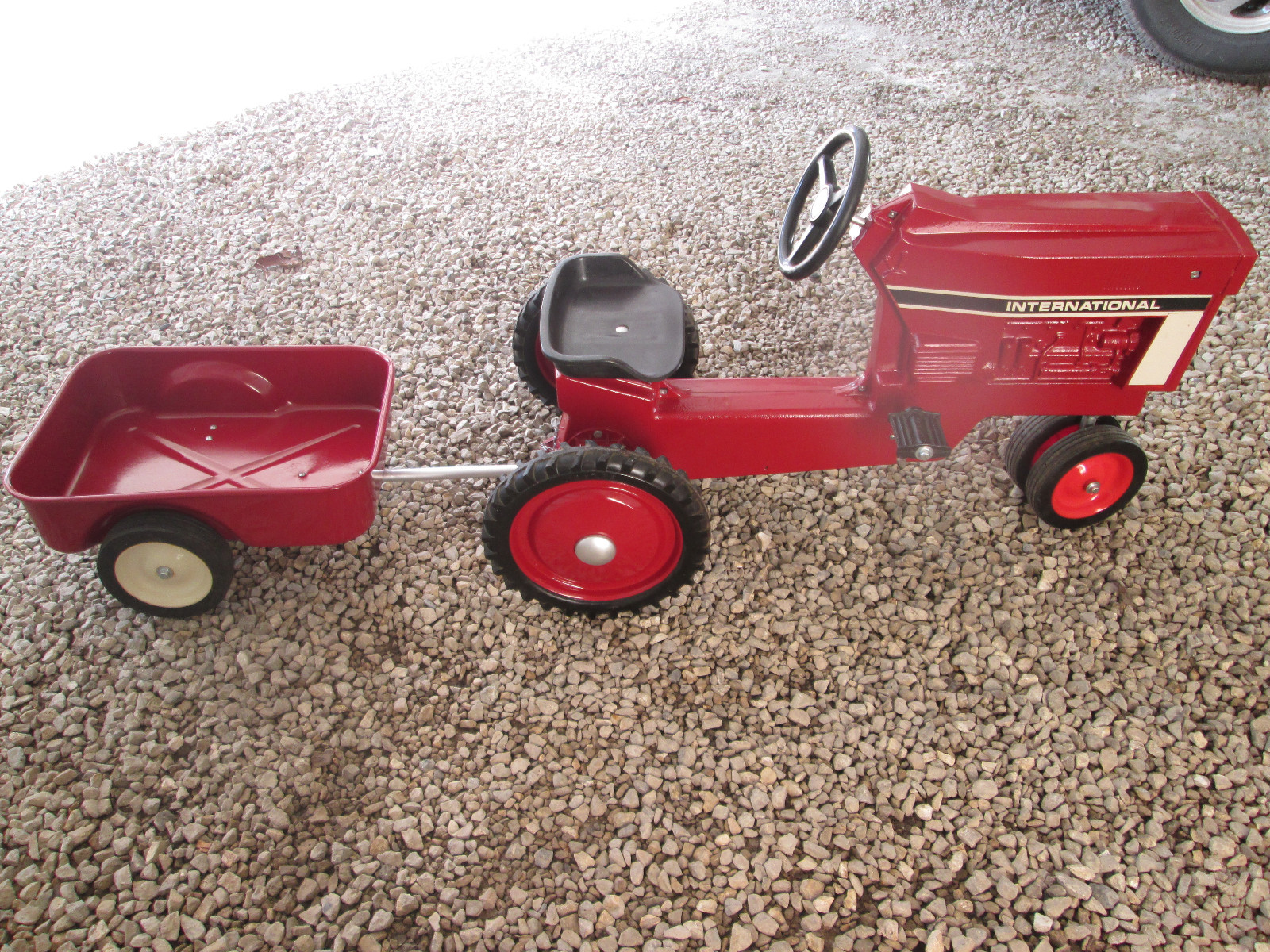 Vintage International Pedal Tractor Model 404 with Wagon