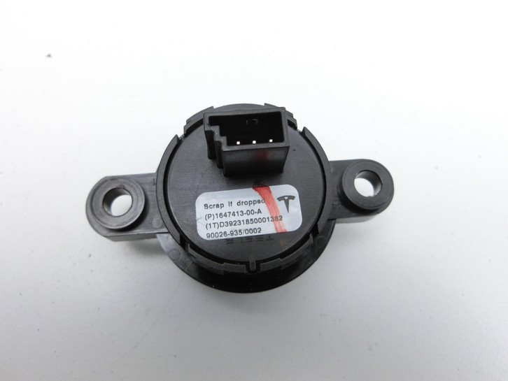 Tesla Model Y LR 20-25 5YJY Schalter Taster Öffner für Heckklappe Tesla Model Y LR 20-25 5YJY 01.06.2023... Vorschau 3