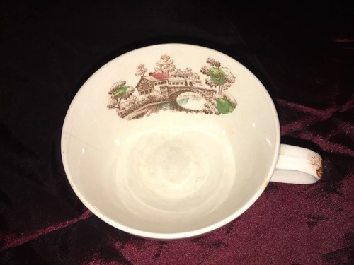 Nasco Holiday China Scene Japan,  Set 4 Tea Cups 4 Saucers, 3 Bowls Vintage