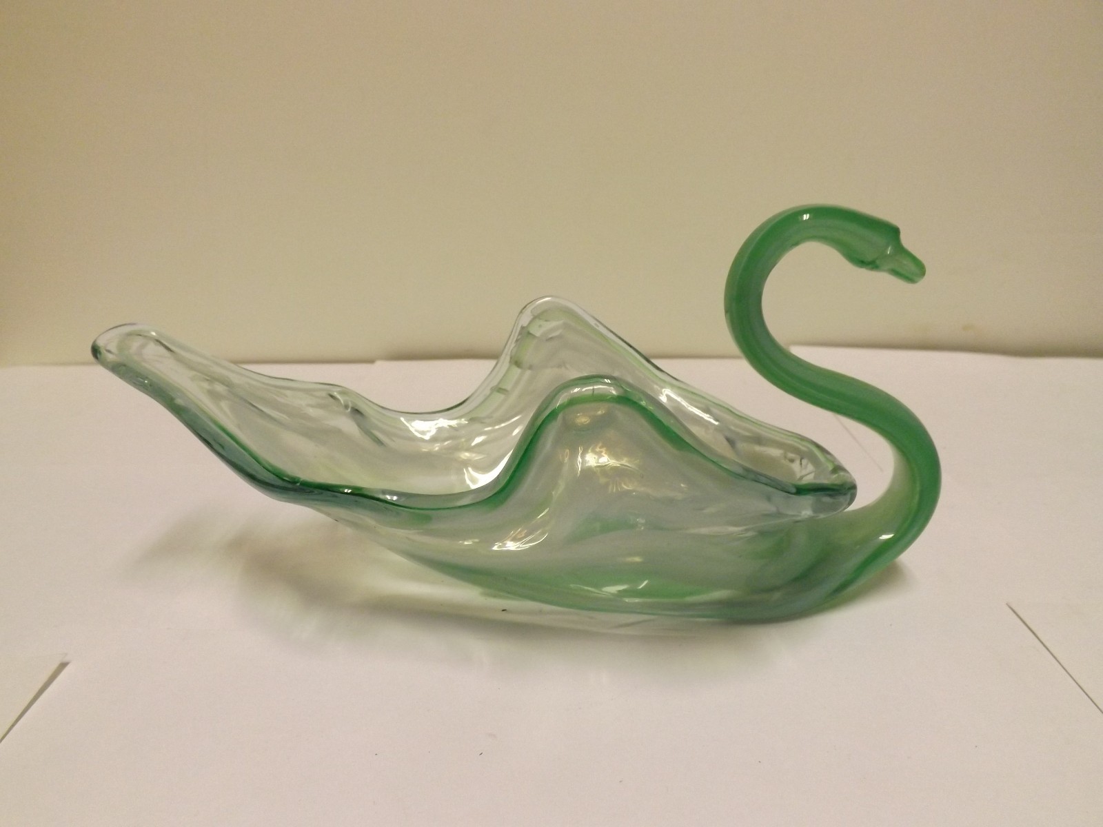 MURANO ART STYLE GREEN WHITE CLEAR GLASS SWAN DISH 10