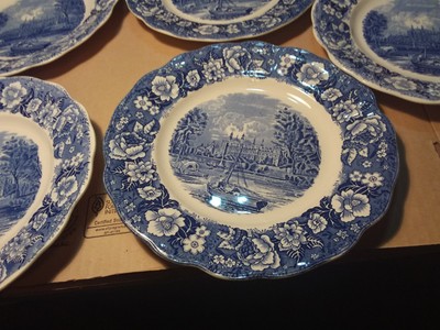 5 PLATES  - FLOW BLUE - 