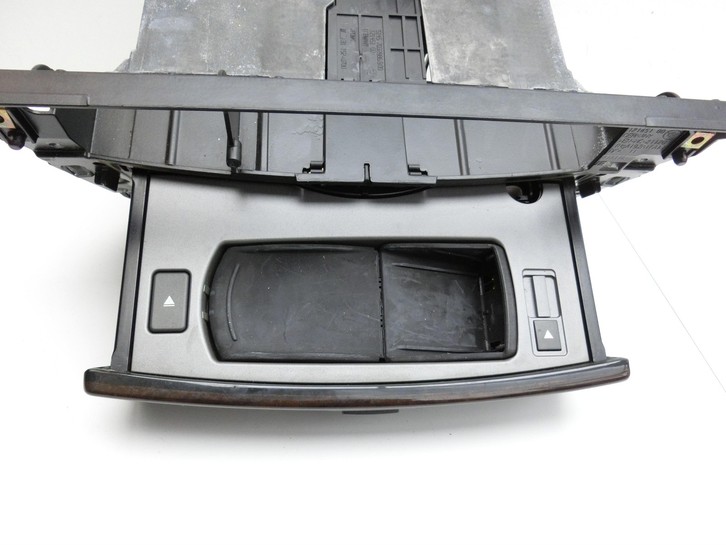 BMW E65 7er 01-05 Ablagefach Staufach Fach Holzdekor BMW E65 7er 01-05 11.09.2003 51458261060 8261060 61.45-8261060... Vorschau 3