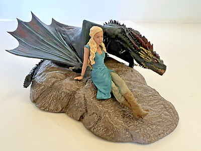 Dark horse game of thrones daenerys & drogon statuette deals