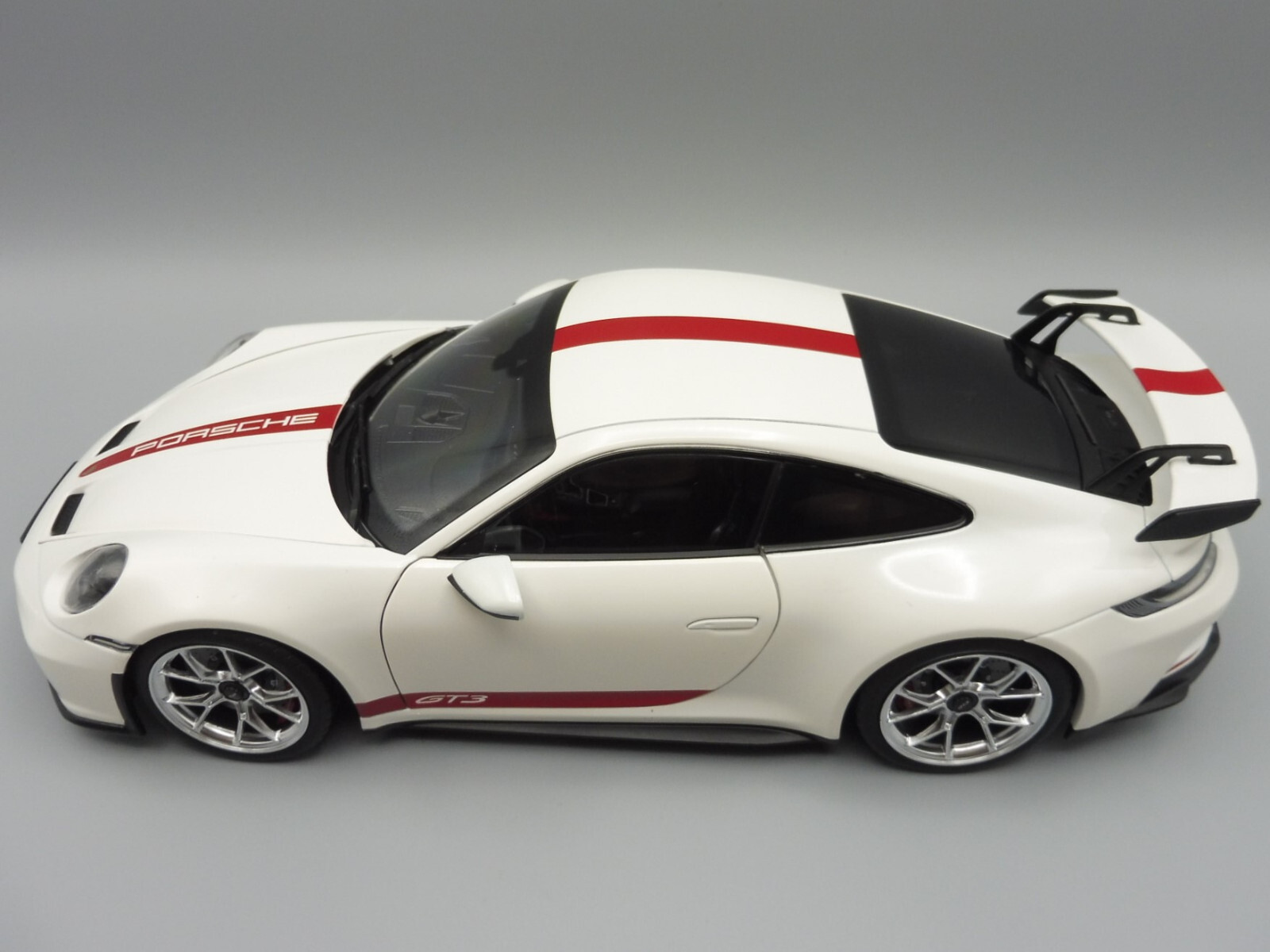 Porsche 911 GT3 2021 1/18 Norev 187306 992 GT 3 Type 992