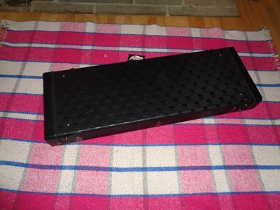 Tantrum Black Skull Hard Case  Awesome !!  NEVER USED !!  STRAT  TELE FITS