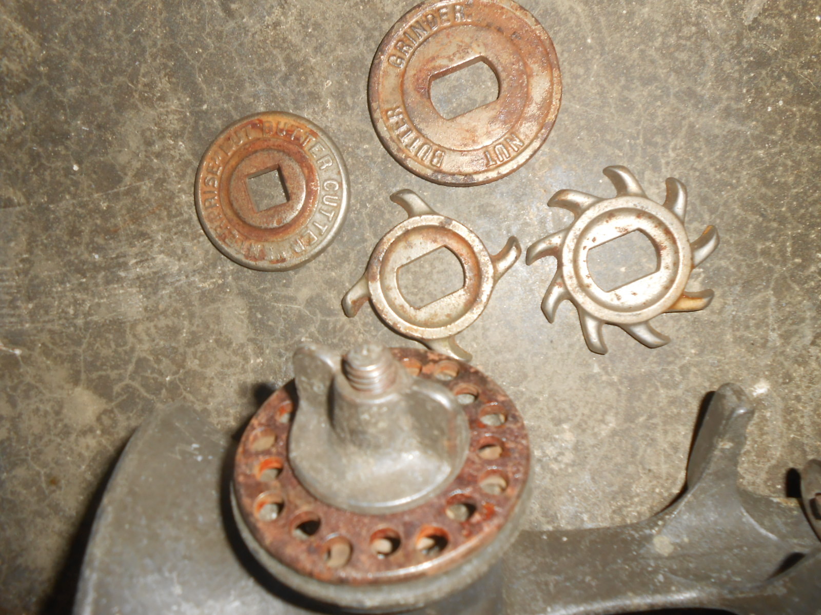 E.C. Simmons Keen Kutter K12 Meat Grinder - K12 Patent Pending Status - 5 Blades