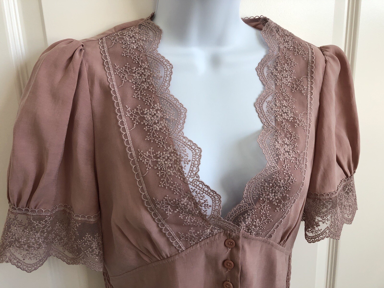 ii14  春夏物 レストローズ NWT ZARA CROPPED LACE TOP BLOUSE LILAC DUSTY PINK BUTTON