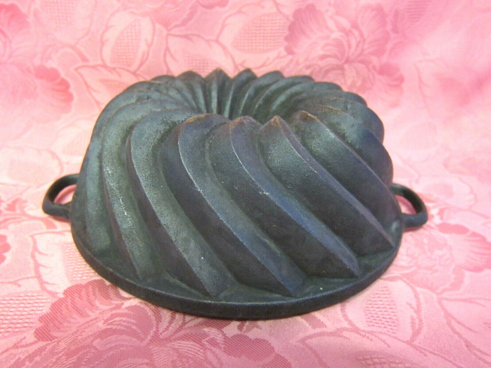 Alte Gugelhupfform Gusseisen H 8 Ø 22 cm Gugelhupf kl. bundt cake cast iron 8846