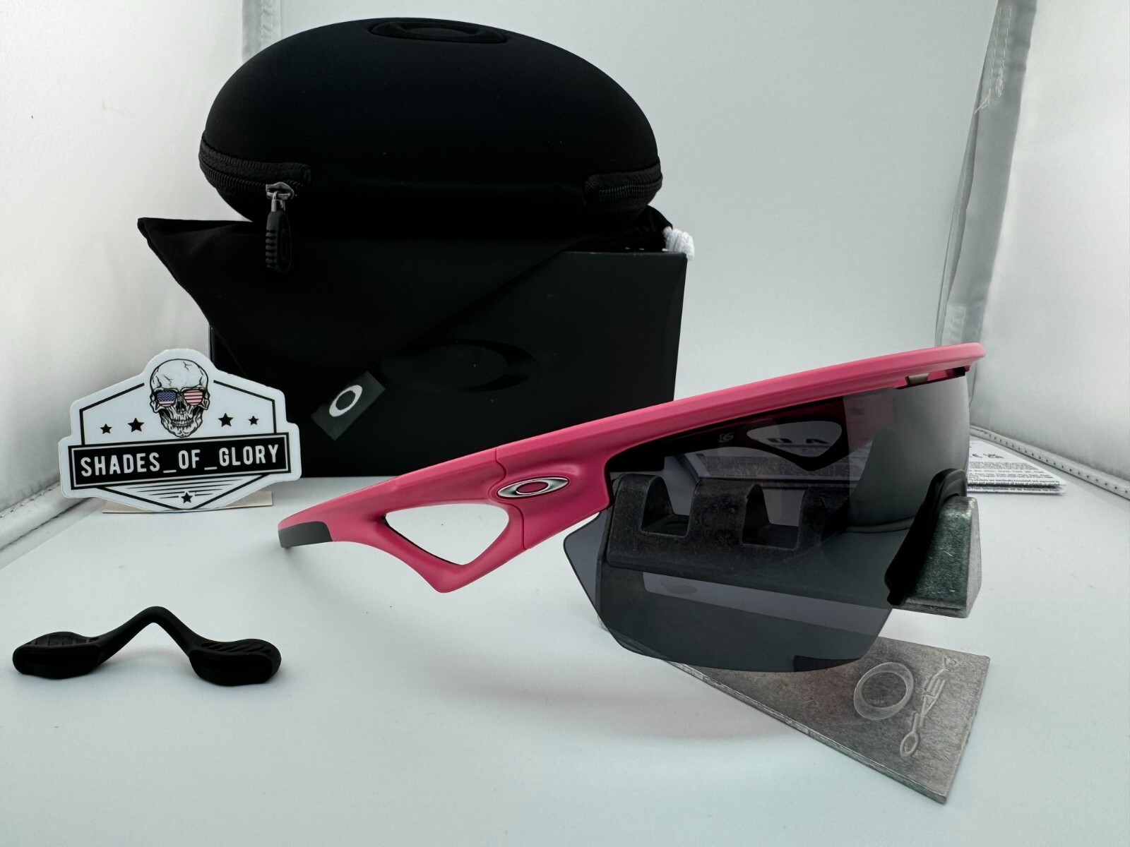 Pre-owned Oakley Sphaera Matte Neon Pink W/ Prizm Black Sunglasses Oo9403-10 Authentic