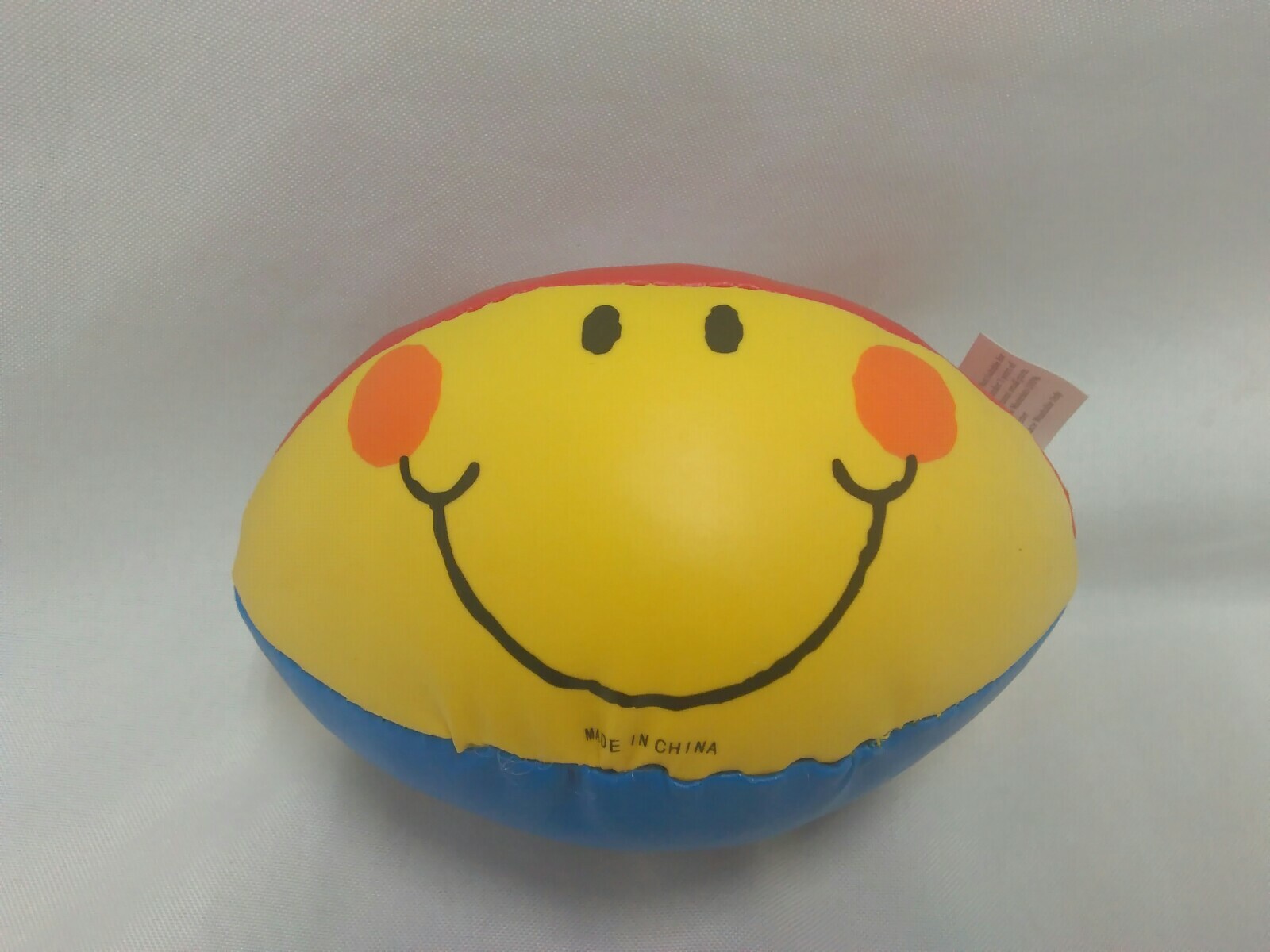 LOT OF 8 POLYESTER KIDS PLAY FOOTBALL BASKETBALL VOLLEYBALL & SMILEY FACE BALL