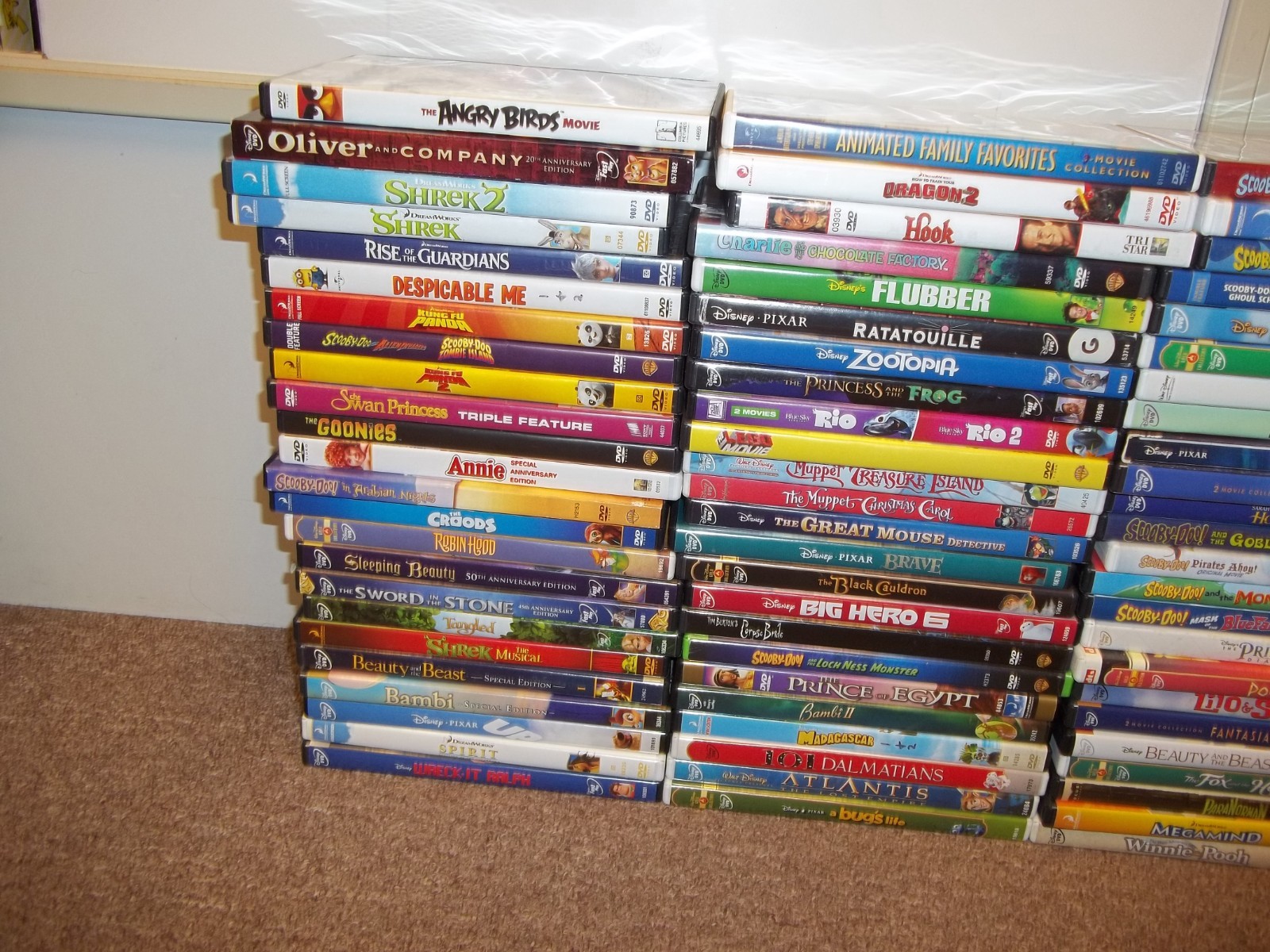 97 empty DVD cases with artwork all kids movies
