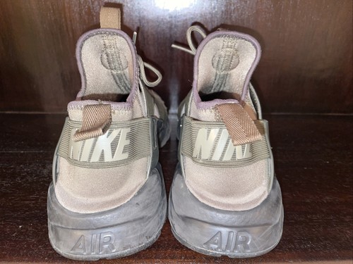 air huarache run ultra triple olive