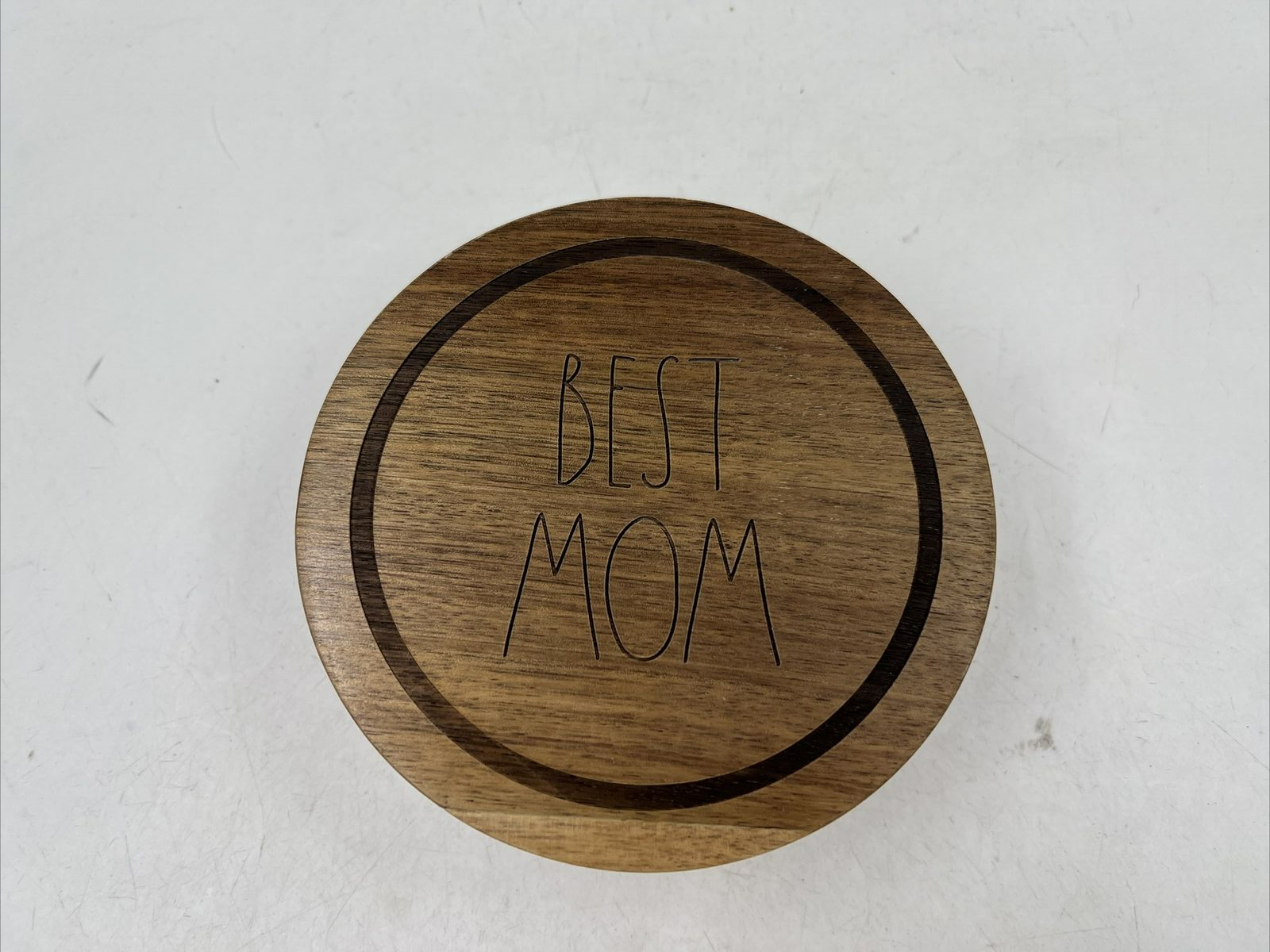 Rae Dunn Ceramic 6x3in Best Mom Round Jewelry Box BB01B56018 Rae Dunn Ceramic 6x3in Best Mom Round Jewelry Box BB01B56018