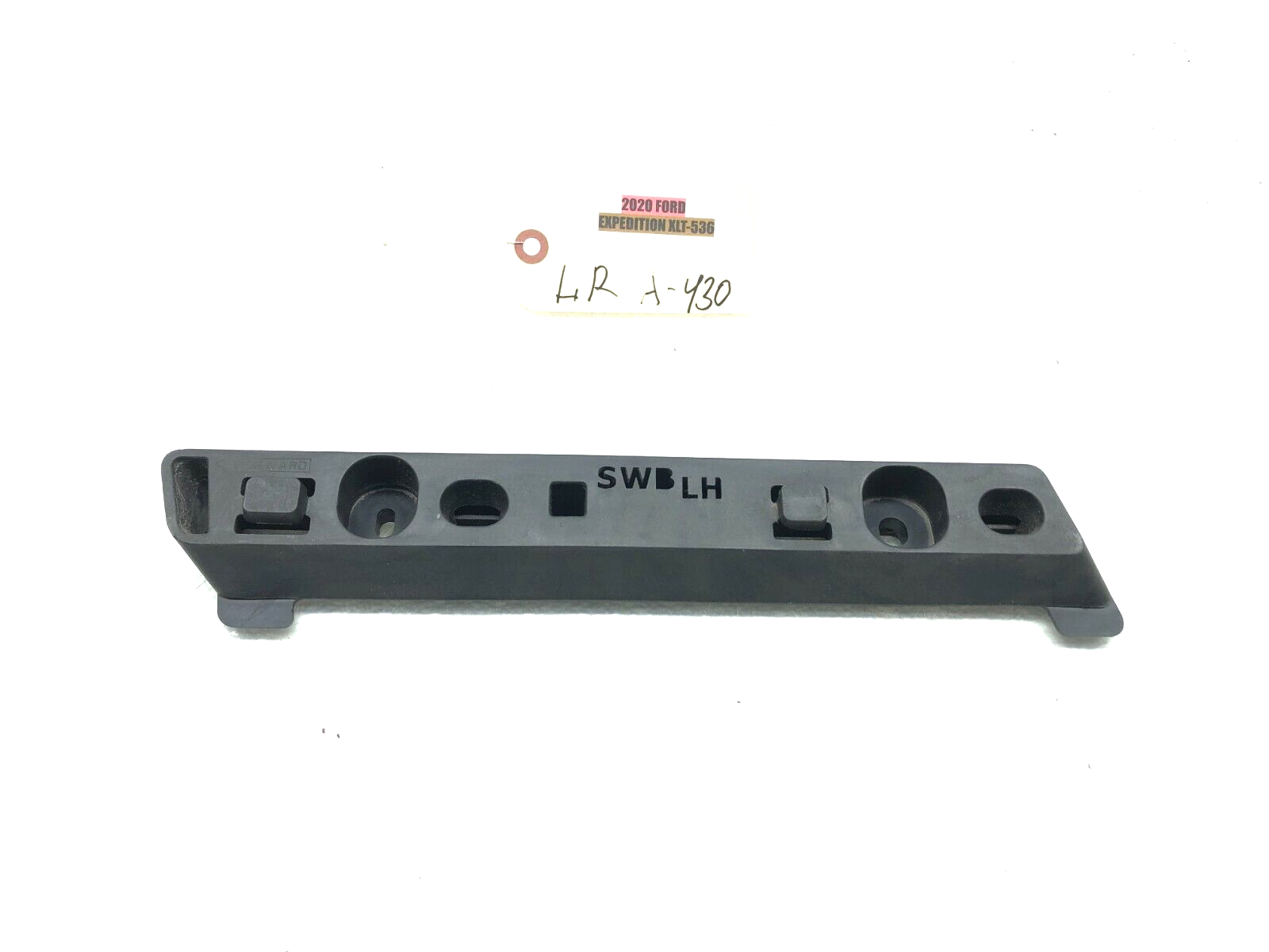 Rocker Panel Kit FORD EXPEDITION SWB 2020 Rocker Panel Kit FORD EXPEDITION SWB 2020