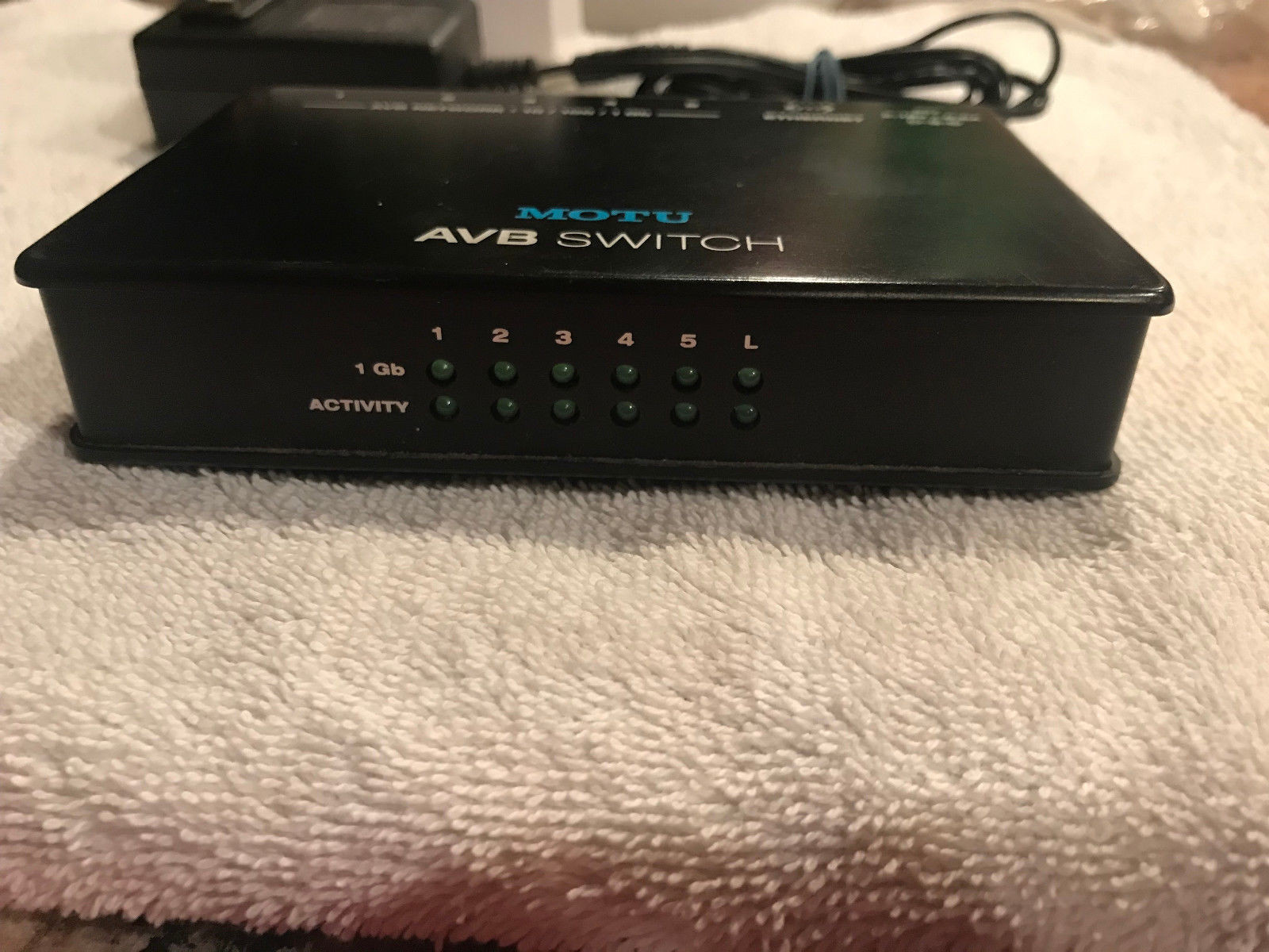 MOTU AVB Switch - 5-Port Audio Video Bridging