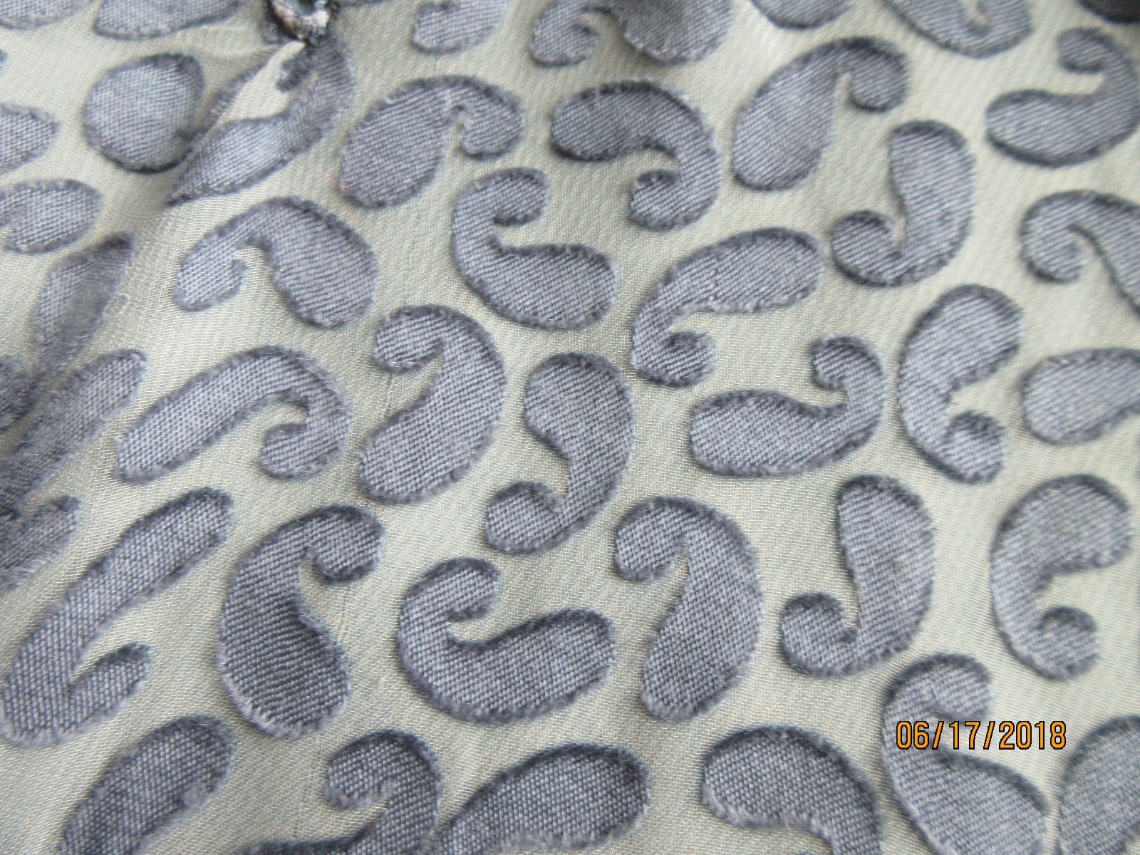 brandnew xL3 piece stiched gray&pink with  silver embriodery sal kam dup chiffon