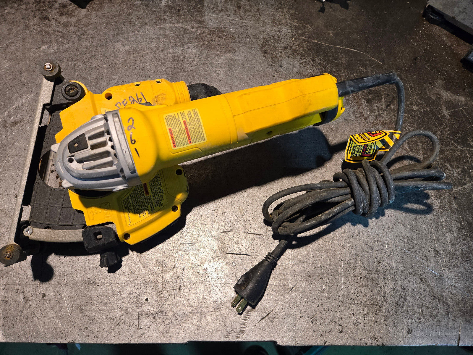 DeWALT DWE46123 13 Amps  4.5