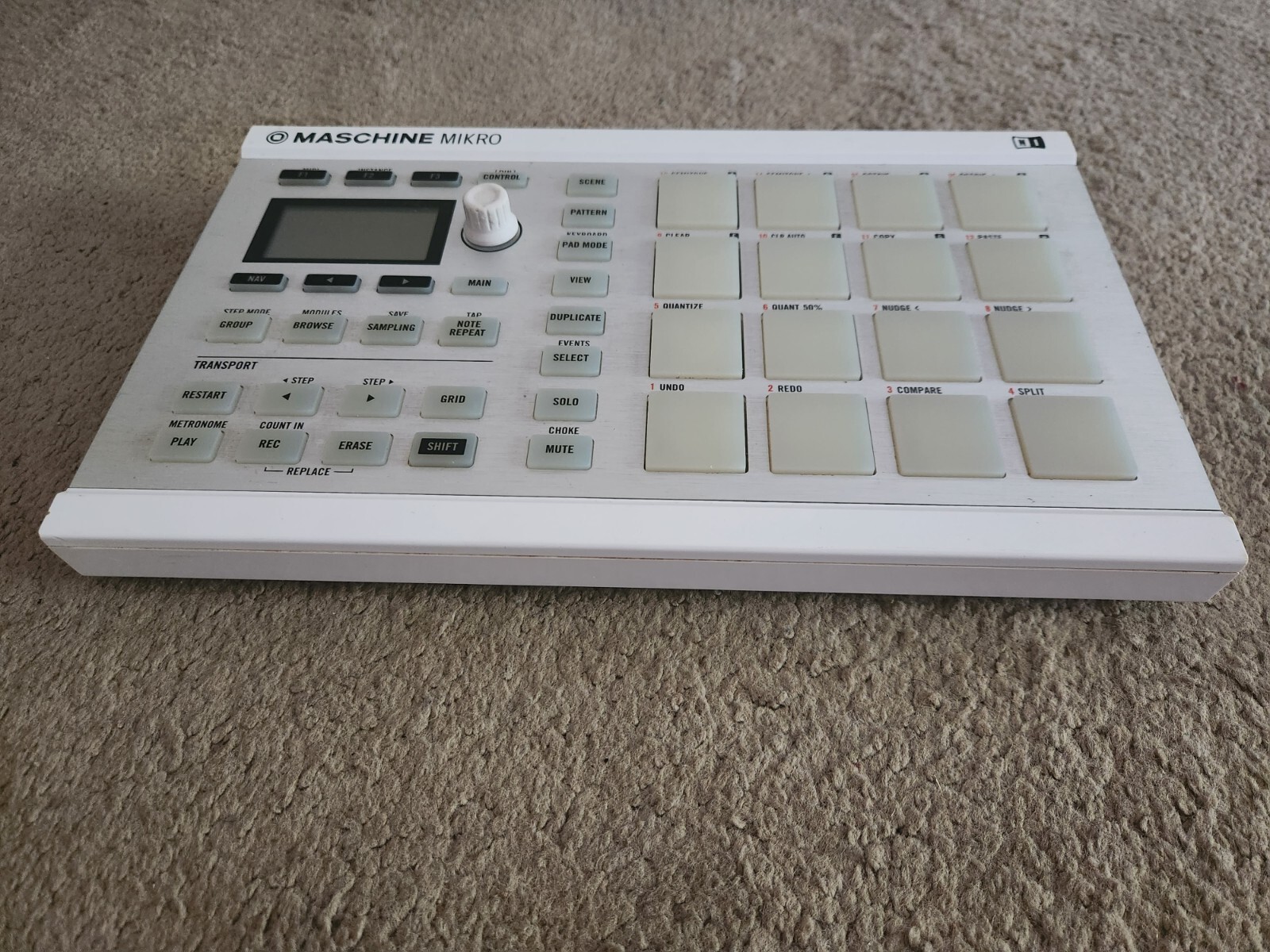 DTM・DAW Native Instruments MASCHINE MK2 WHITE Native Instruments MASCHINE MK2 White | Guitar Center