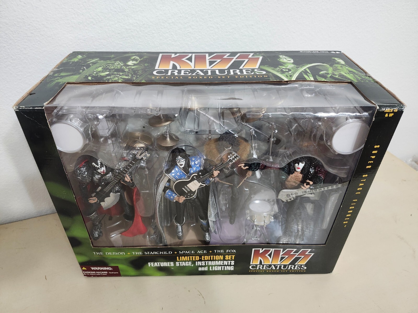 ステイサム　KISS アライブ スペシャル BOX　マクファーレントイズ 2002 McFarlane Limited Edition KISS ALIVE Box Set Stage