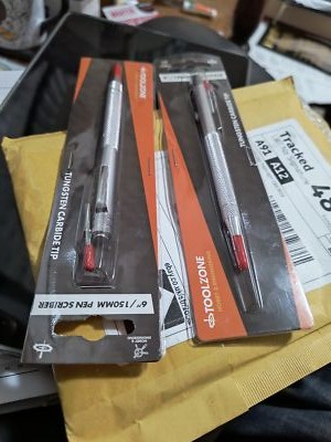 4st Tungsten Carbide Scriber met Magneet, Twee Stijlen van Tungsten Carbide Pen met 10st Vervangende Kraspennen voor Metaal Keramische Tegels Glas Hout