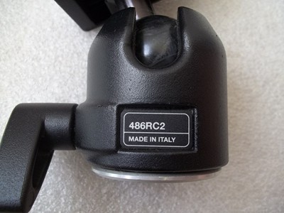 EUC ~ Manfrotto 486RC2 Ball Head & Plate w/680 4 Section Monopod ~ SHIPS FREE