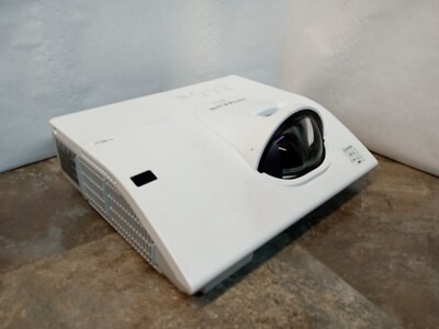 Hitachi CP-BX301WN 3LCD XGA Short-Throw Projector 3200 ANSI Lumens HDMI VGA HDTV