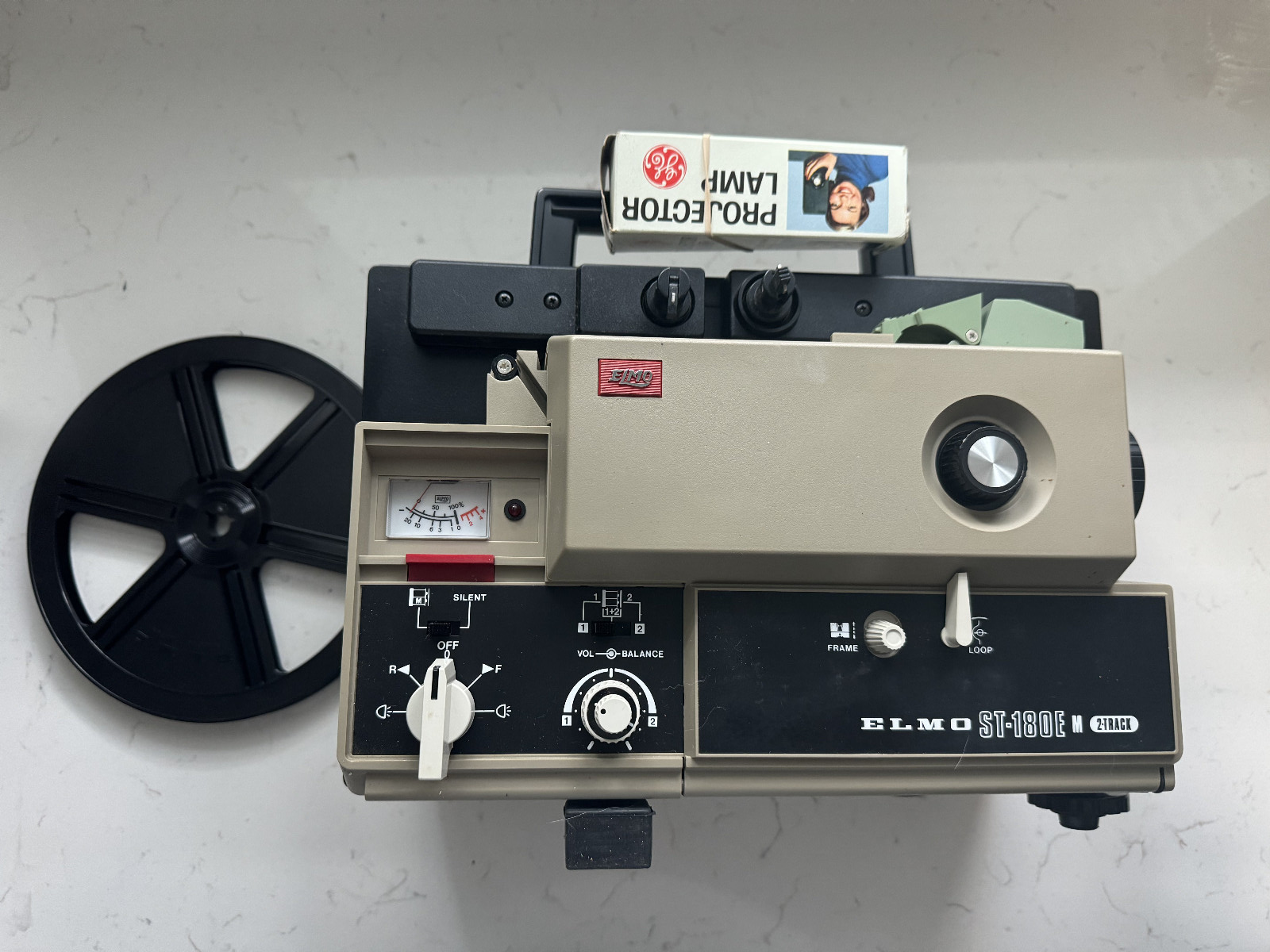 ＥＬＭＯ ＳＴ-１８０ ２-ＴＲＡＣＫ SOUND PROJECTOR 映写機 mqdefault.jpg