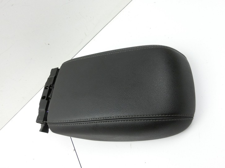Ford C-Max II 15-19 Armlehne Mittelarmlehne Auflage Ford C-Max II 15-19 09.01.2018 F1CB-R045C74-AM1GGJ gebraucht Bild 2
