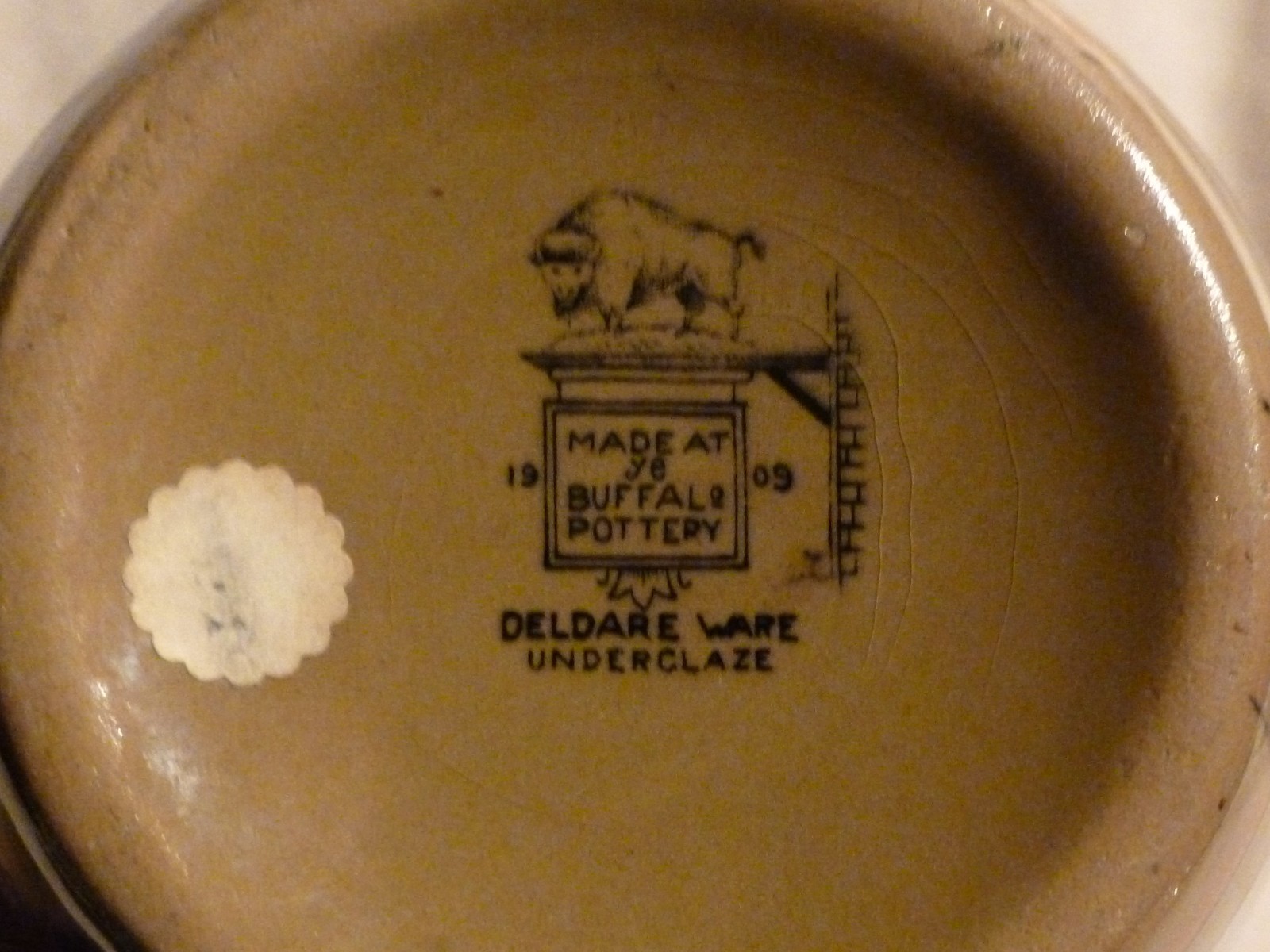 Rare Buffalo Pottery Deldare Ware Vase English Village Colonial Lady
