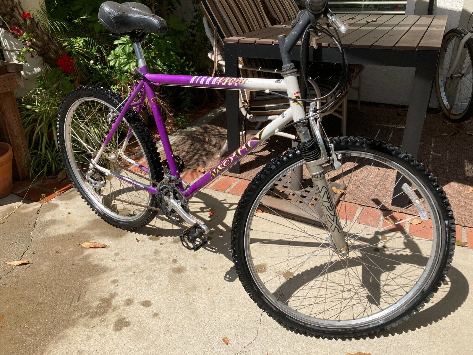 Motiv Highridge Mountain Bike (Vintage 1995) 19.5 Motiv Highridge Mountain Bike (Vintage 1995) 19.5