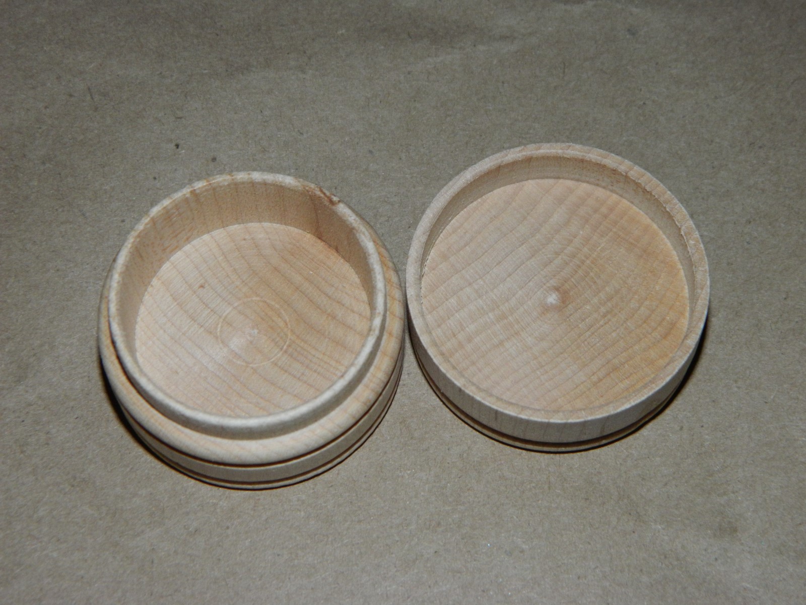 Small Round Raw Wood Scrapbooking Jewelry Ring Keepsake Pill Powder Box w/ Lid