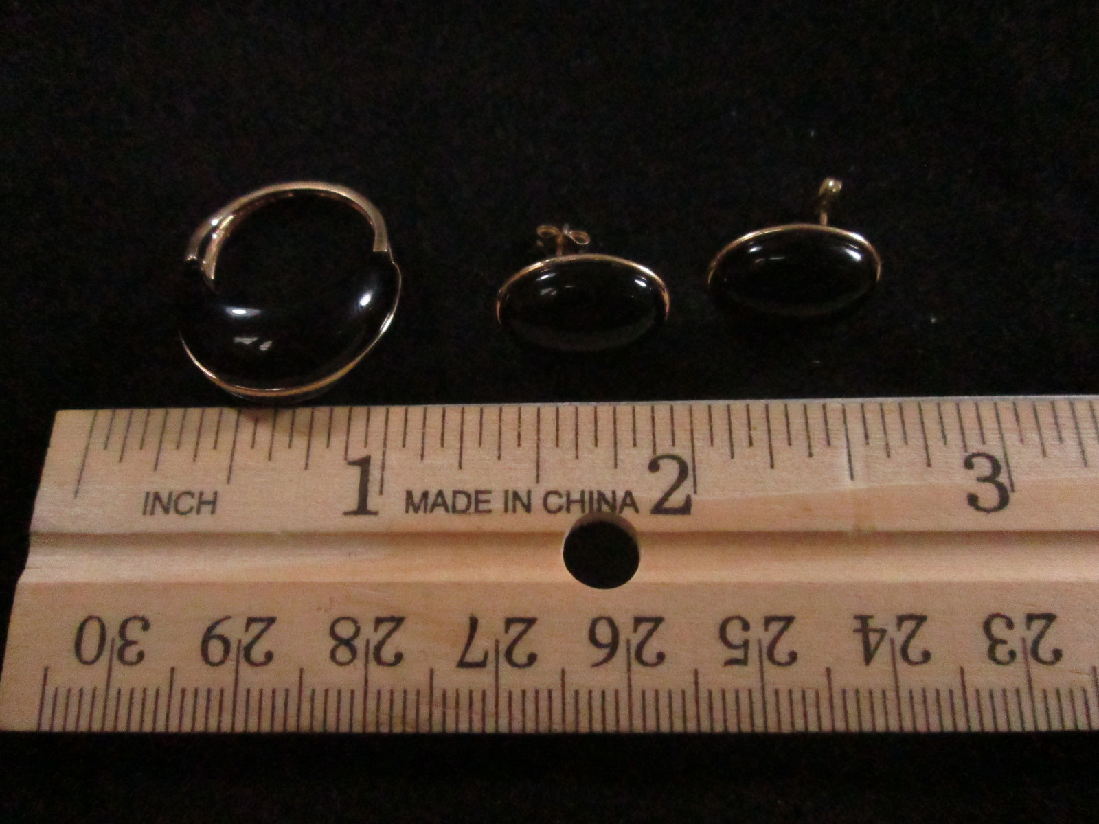 VINTAGE 14K YELLOW GOLD AND ONYX EARRINGS AND PENDENT SET