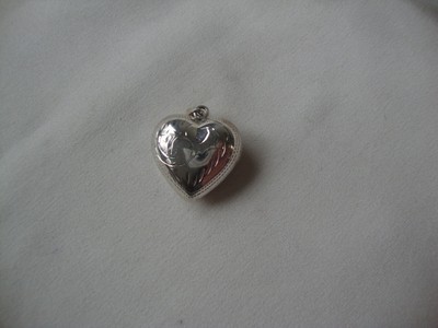 VINTAGE 1980s LARGE 3D PUFFY ETCHED HEART STERLING SILVER 925 CHARM/PENDANT