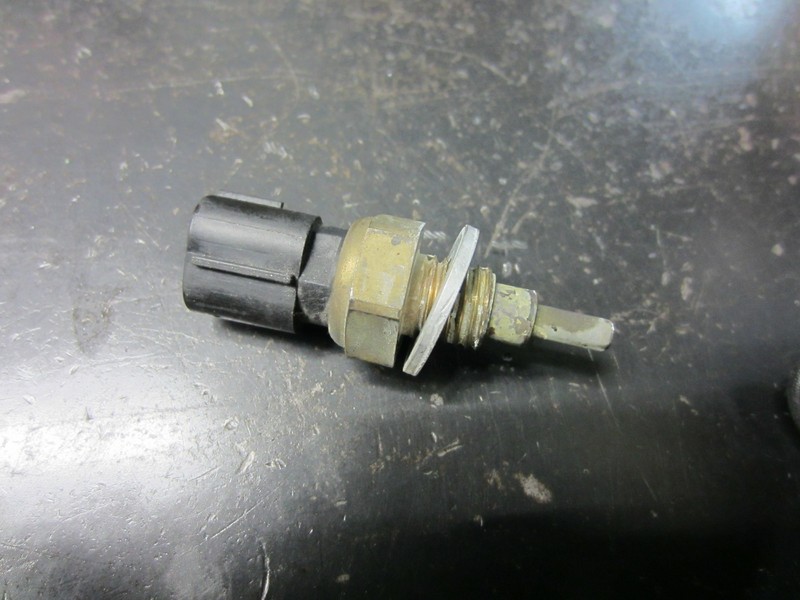 0304 KAWASAKI NINJA ZX6R ZX636 636 OEM COOLANT TEMPERATURE SENSOR