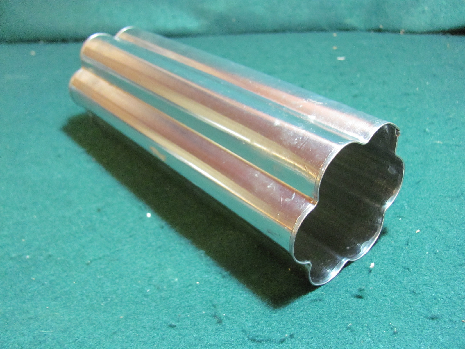 THE PAMPERED CHEF BREAD TUBE/FLOWER SHAPE #1550